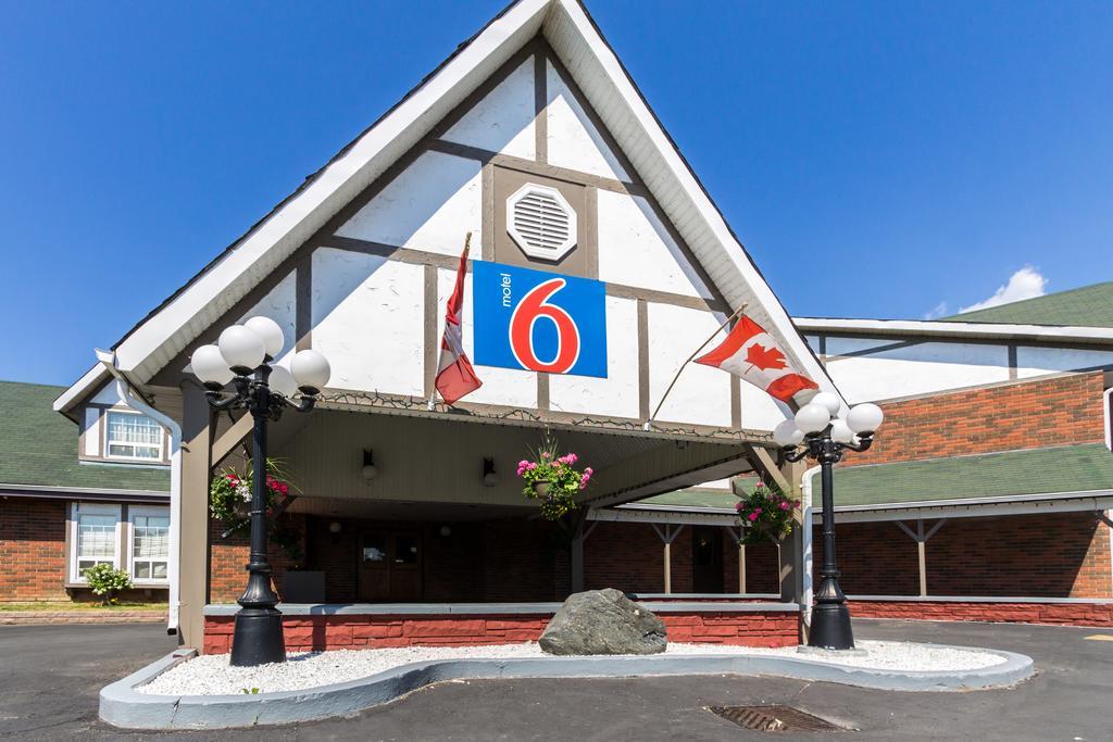 Motel 6-Trenton, On Luaran gambar