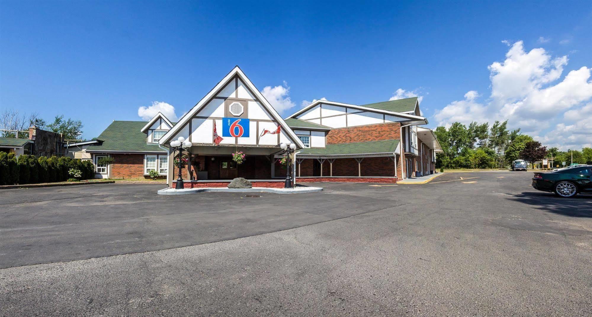 Motel 6-Trenton, On Luaran gambar